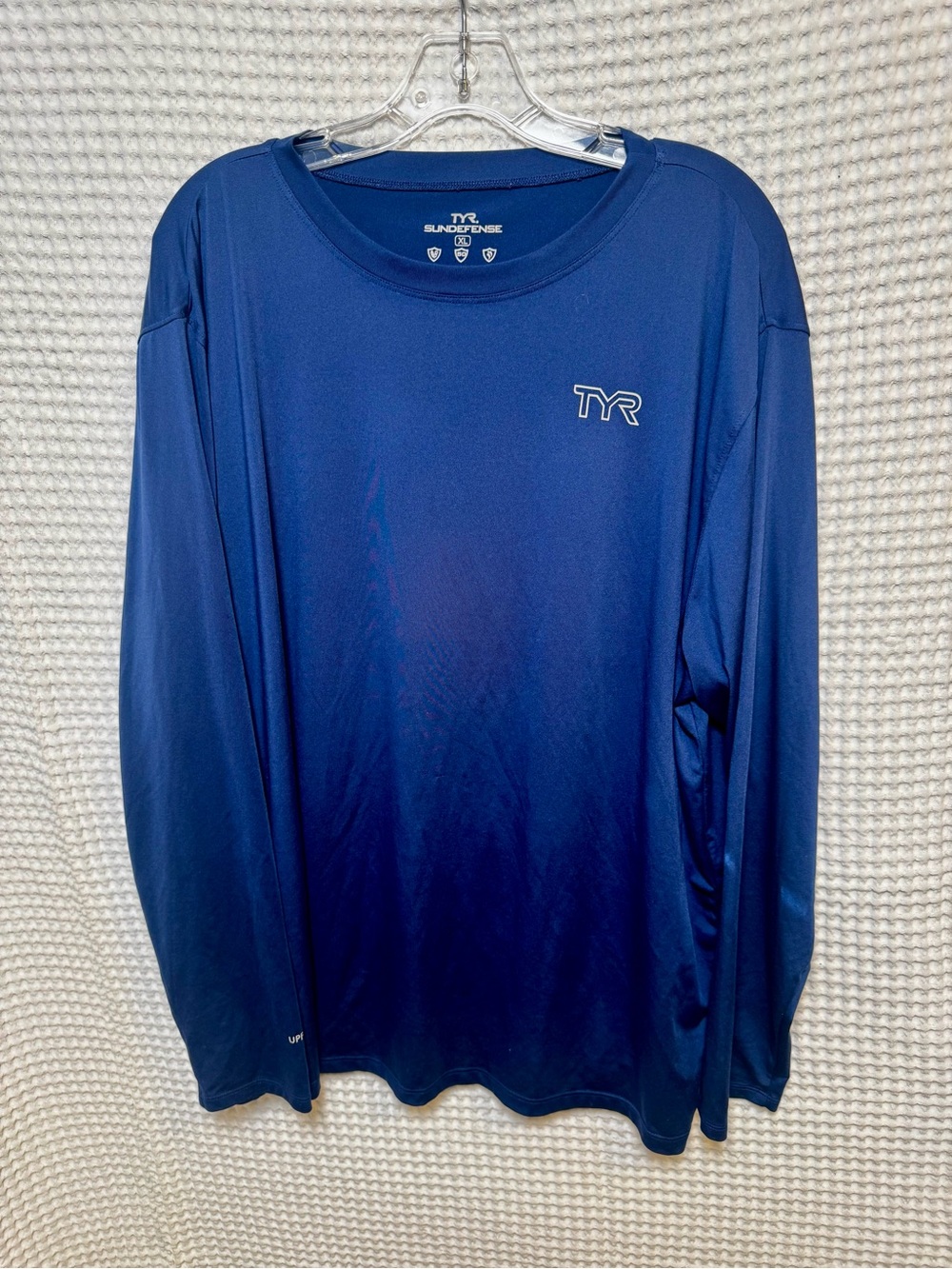 TYR Men’s Size XL Navy Blue Long Sleeve UPF 50 Sun Protection, Athletic Tee